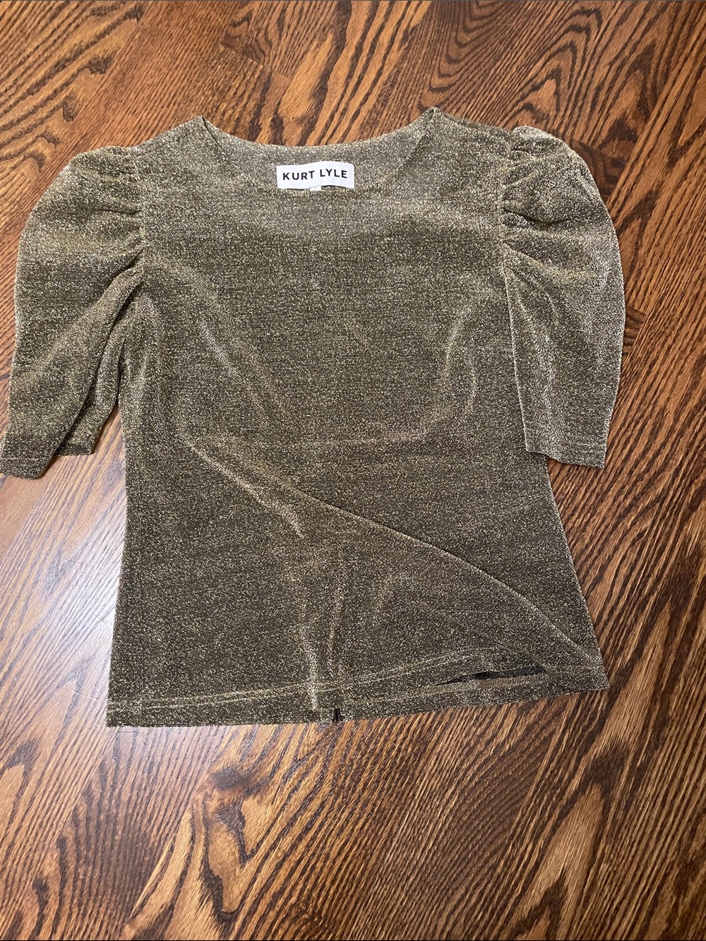 Metallic Gold Puff Sleeve Short Sleeve Top